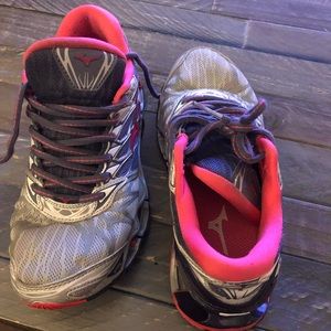 Great condition, used mizuno (only 3 months)❣️